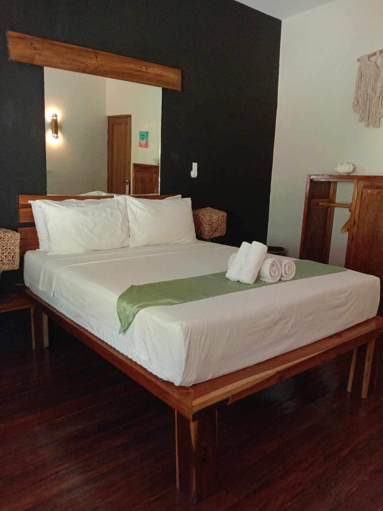 Bluemango Rooms&Villas El Nido Esterno foto